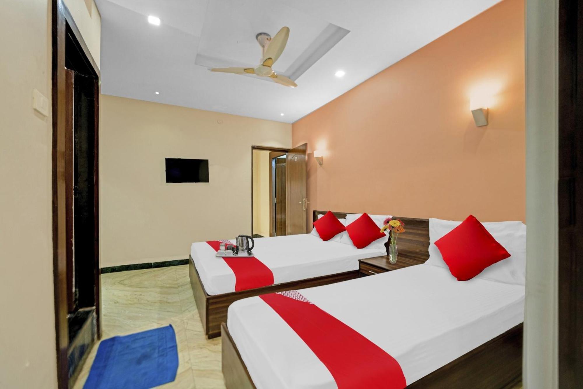 Collection O Oceana The Holiday Home Near Immaculate Conception Church باناجي المظهر الخارجي الصورة