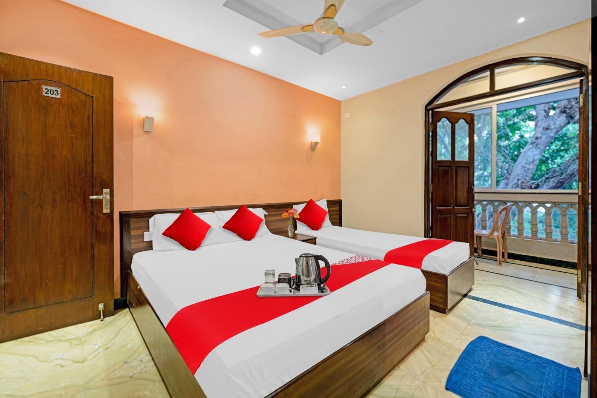 Collection O Oceana The Holiday Home Near Immaculate Conception Church باناجي المظهر الخارجي الصورة