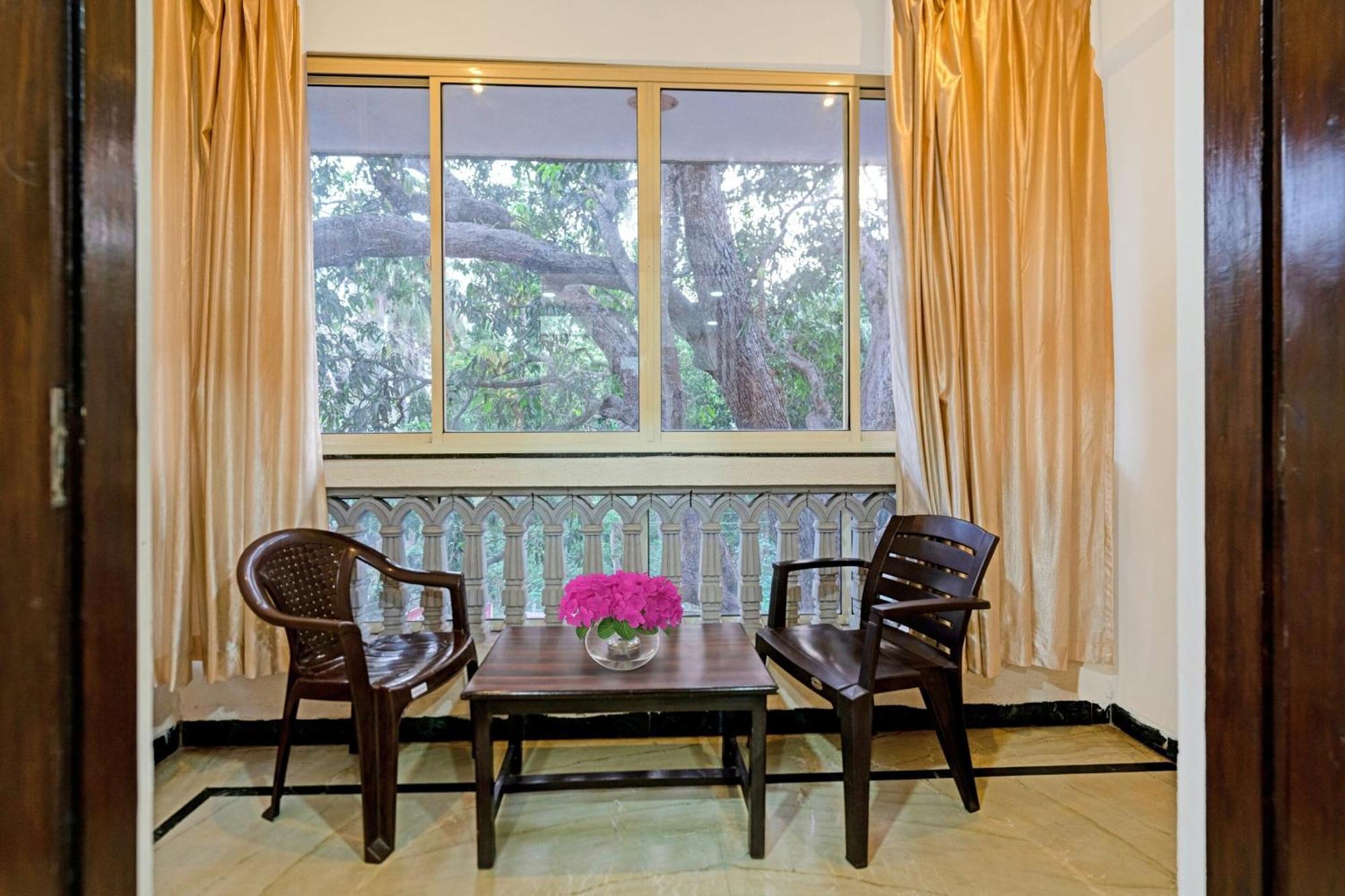 Collection O Oceana The Holiday Home Near Immaculate Conception Church باناجي المظهر الخارجي الصورة