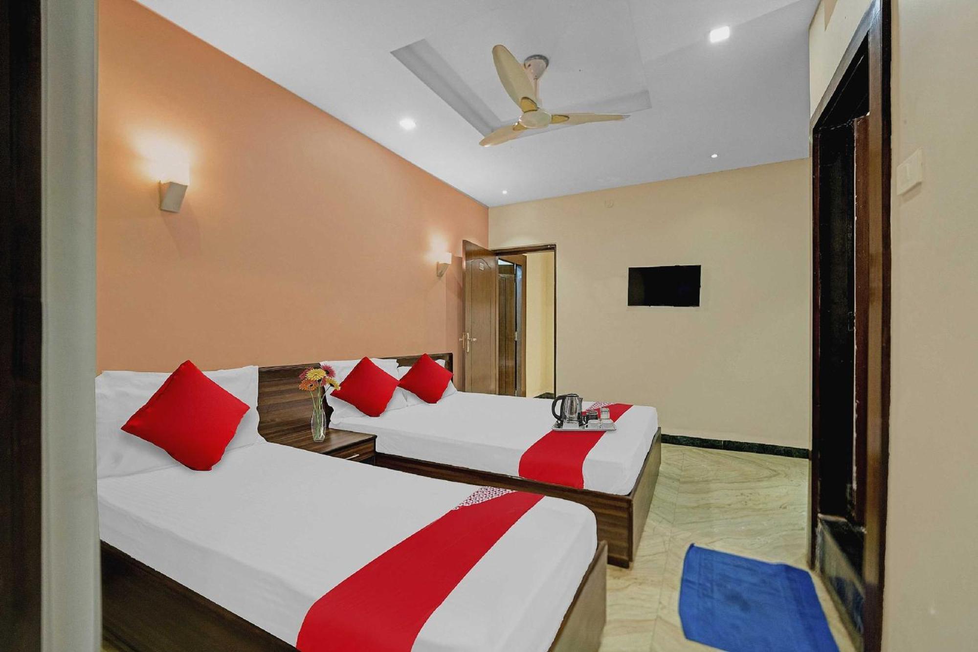 Collection O Oceana The Holiday Home Near Immaculate Conception Church باناجي المظهر الخارجي الصورة